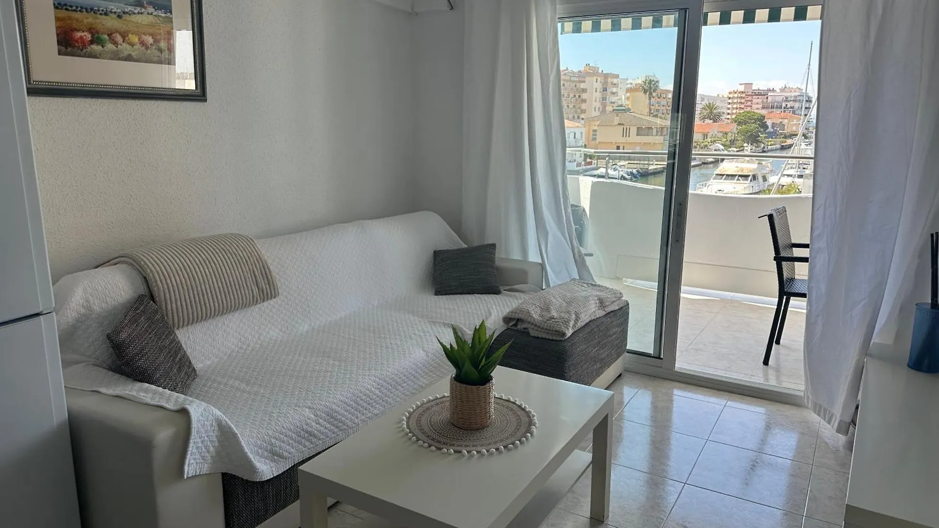 bonito apartamento en roses zona familiar